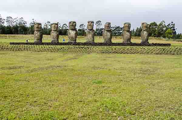 97 - Chile - isla de Rapa Nui o Pascua - Ahu Akivi